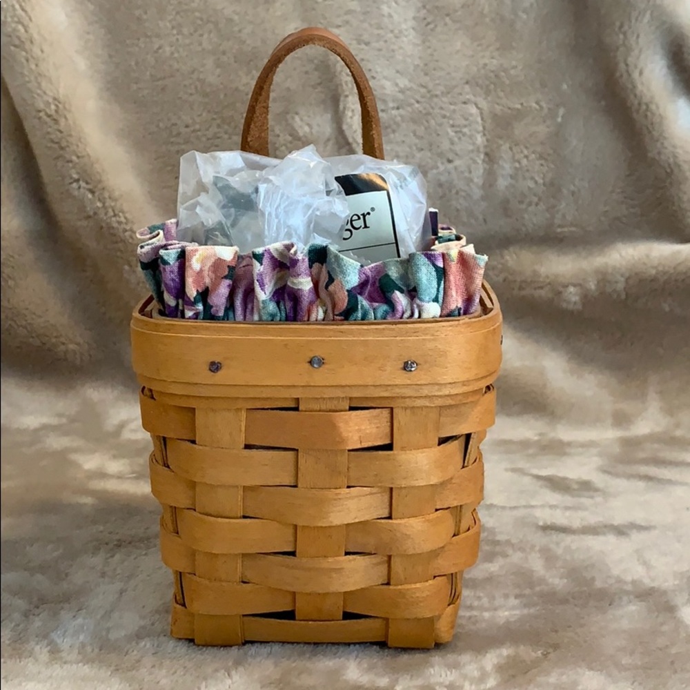 Longaberger 2001 Chives Booking Basket